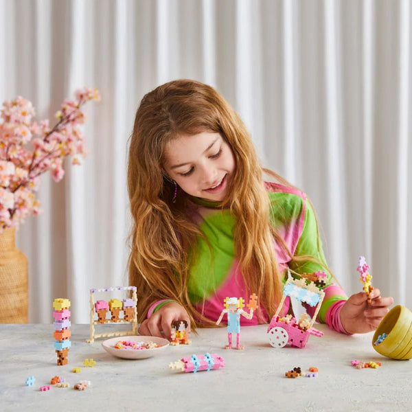 Plus-Plus Learn to Build Ice Cream Shop 285 Piece Set | KidzInc Australia 3