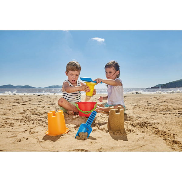 Hape 5-in-1 Beach Set and Sand Toy | KidzInc Australia | Online Toys 2