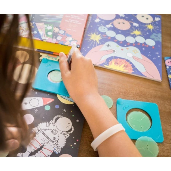 Djeco 10 Themes Block Spirals | Craft Kits for Kids KidzInc Australia 4